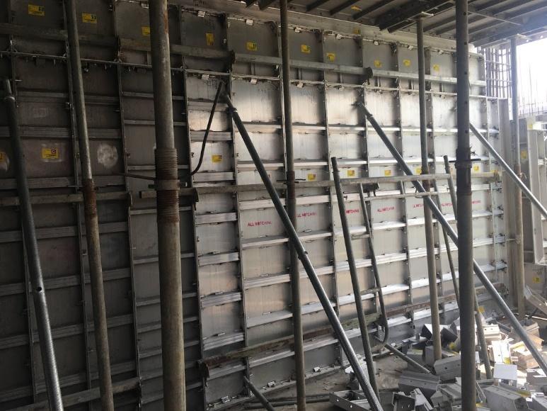 Thi công vách, công trình Vincity Q9